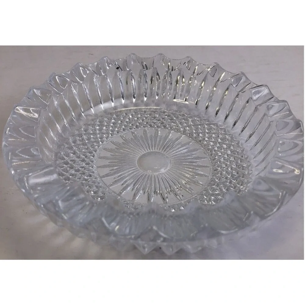 Ashtray Cigarette‎ Round Sunburst Crystal Bowl Beautiful Vintage 6-Inch Diameter